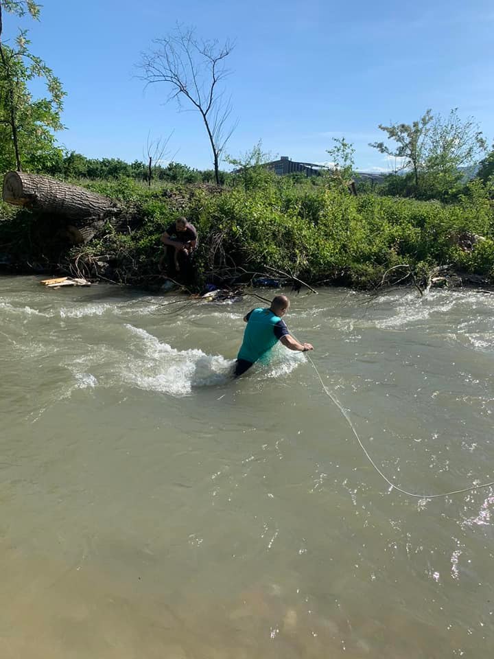 Трагедија: 6 годишно дете се удави во реката Пена, бремената мајка се обидела да го спаси