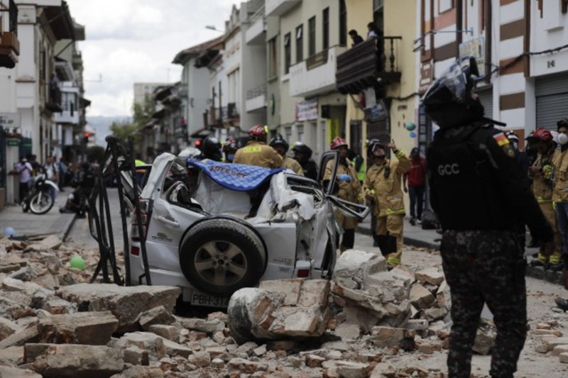 Силен земјотрес во Еквадор: Има загинати и повредени, уништени згради и возила (ВИДЕО)