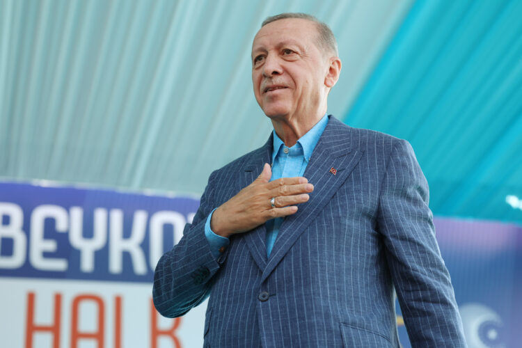 Ердоган прогласи победа, поддржувачите масовно слават на улиците на Турција (ВИДЕО)
