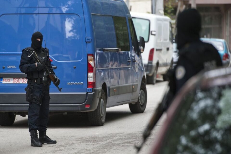 Убиен полицаец во северно Косово, истрели и натаму се слушаат во текот на утрово