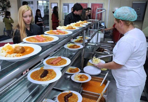 Државниот студентски дом Скопје ги врати по старо цените за сместување и храна, нема да има доручек